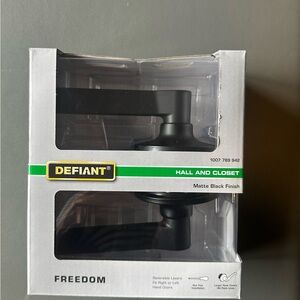 Defiant Matte Black Door Lever